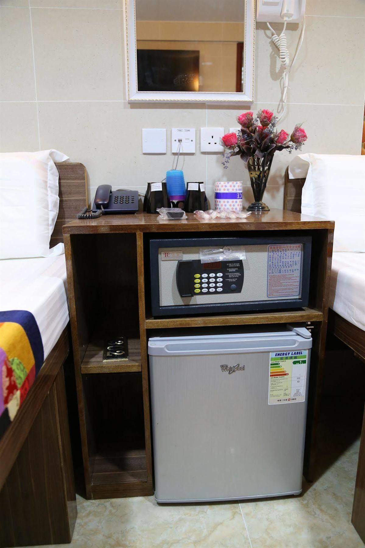 Everest Inn Guest House Гонконг Экстерьер фото