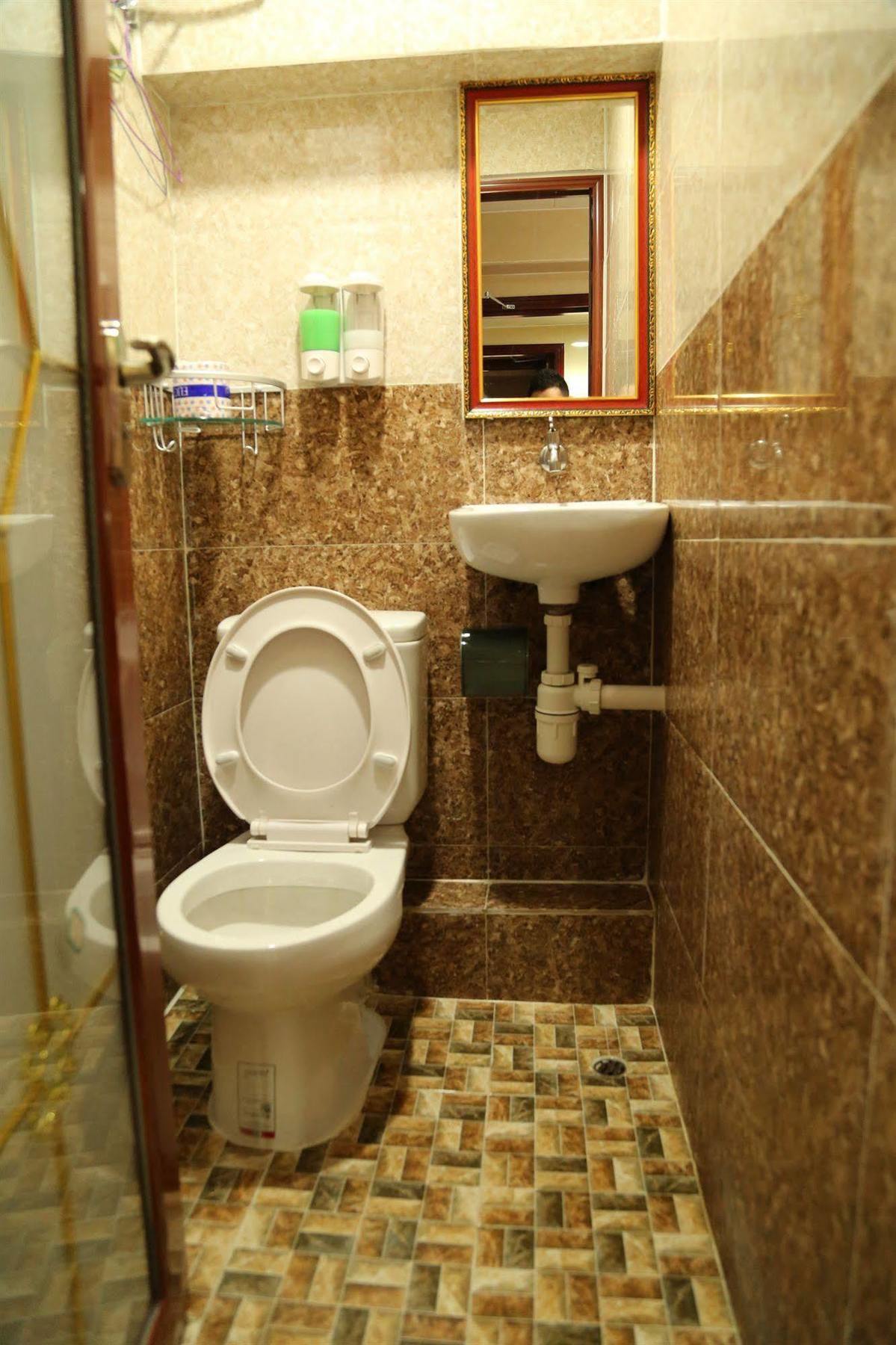 Everest Inn Guest House Гонконг Экстерьер фото